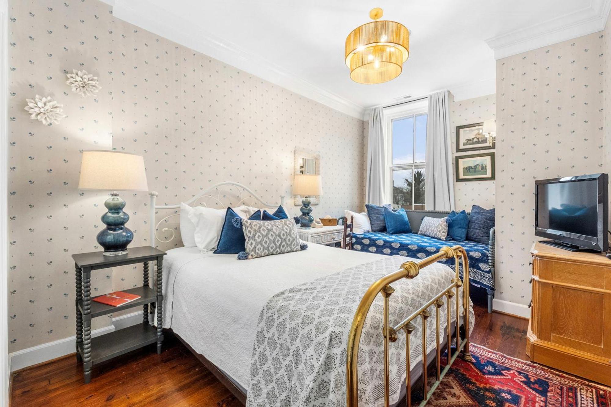 Leesburg Colonial Inn Екстериор снимка