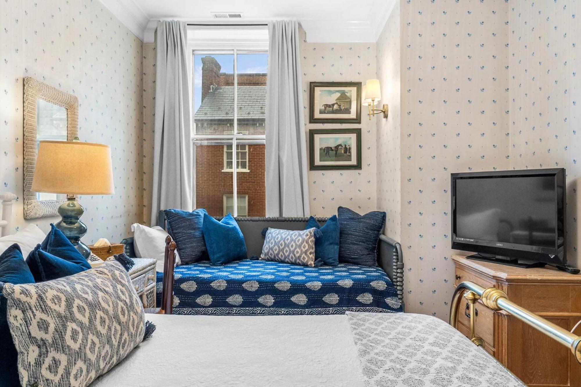 Leesburg Colonial Inn Екстериор снимка